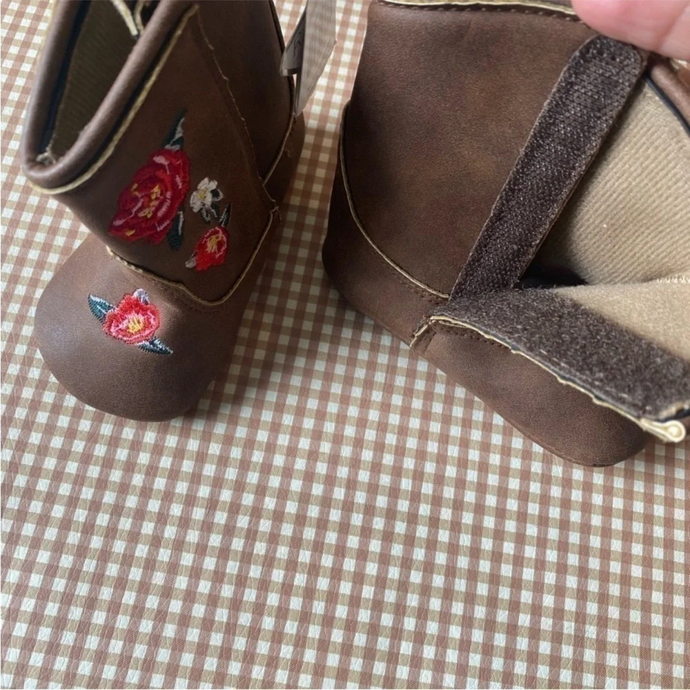 Faux Leather Roses Embroidery cowgirl boots. Baby size 3. NEW‎